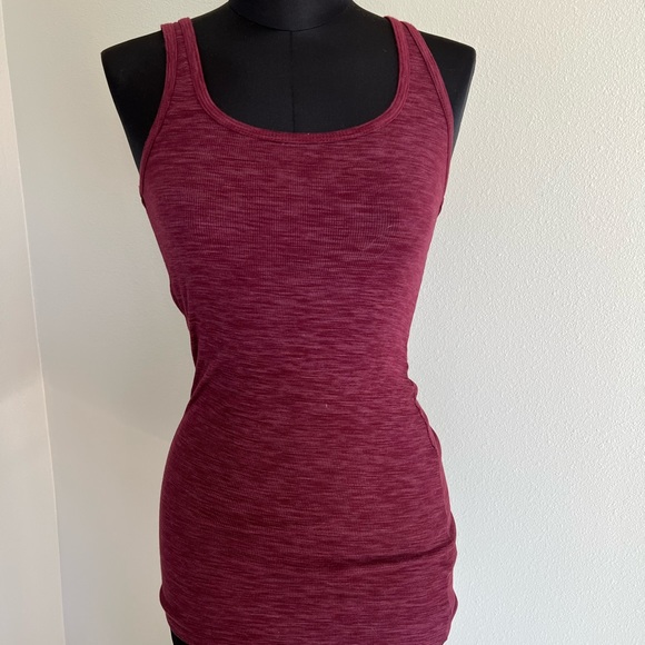 Bundle of womens size medium tank tops - Picture 9 of 12